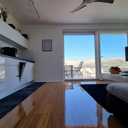Modern Sea View Penthouse - On The Appartamento