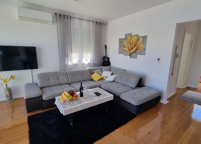 Modern Sea View Penthouse - On The アパート
