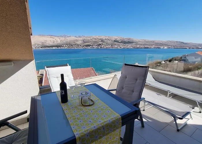 Modern Sea View Penthouse - On The パグ